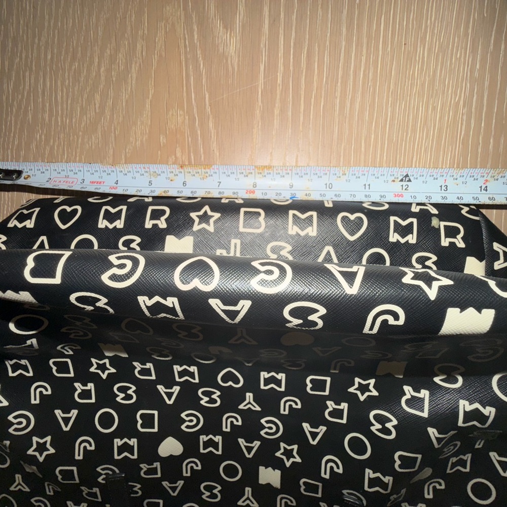 Marc Jacobs Tote! - Picture 5 of 5